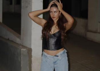 Check Out How Alluring Sonam Bajwa Is In A Black Corset Top