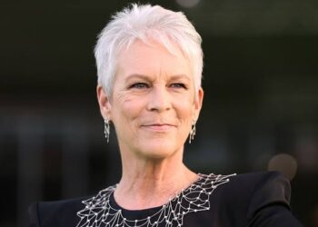 Jamie Lee Curtis Shares Why Schwarzenegger Found Kissing Her in ‘True Lies’ to Be Unusual