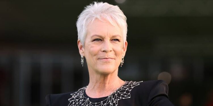 Jamie Lee Curtis Shares Why Schwarzenegger Found Kissing Her in ‘True Lies’ to Be Unusual