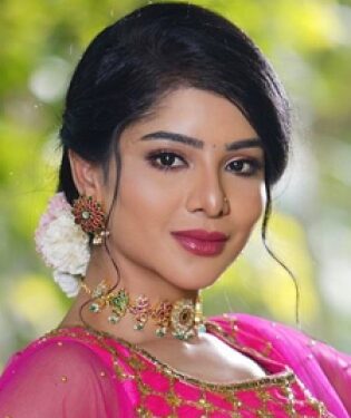 Pavithra Lakshmi Recollects Vibrant Diwali Celebrations Amidst Family and Expresses Regret Over Unfulfilled Traditions