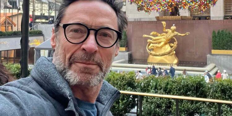 Unexpected Twist in Hugh Jackman’s Christmas Journey at Rockefeller Center Leads to Security Warning Near Iconic Tree!