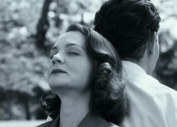 Bradley Cooper’s “Maestro” Receives Mixed Reviews – A Gentle Portrait of Bernstein Amidst Controversy