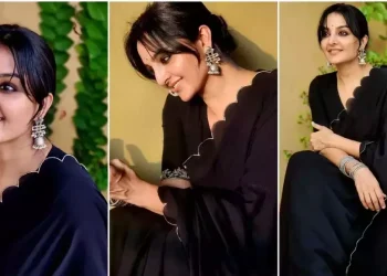 Manju Warrier appears absolutely stunning in a black saree
