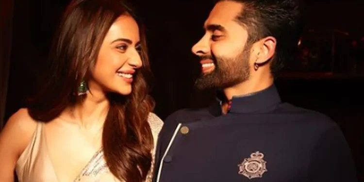 Rakul Preet Singh’s parents extend warm wishes to paparazzi; announce actress will share post-wedding photoshoot with Jackky Bhagnani on February 21.