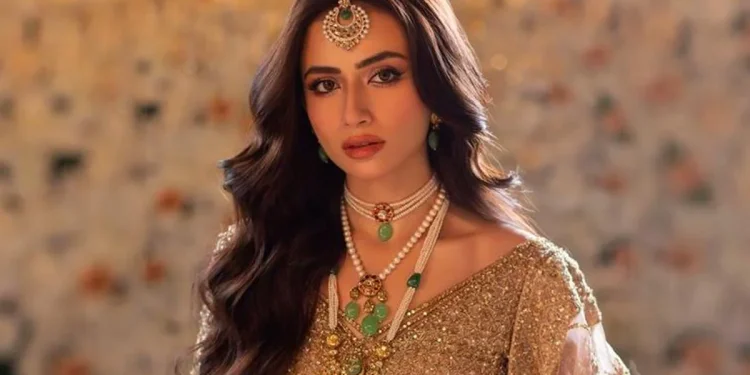 Sana Javed Appears Displeased as Crowd Mistakenly Cheers ‘Sania Mirza’ While She Supports Husband Shoaib Malik at PSL Match