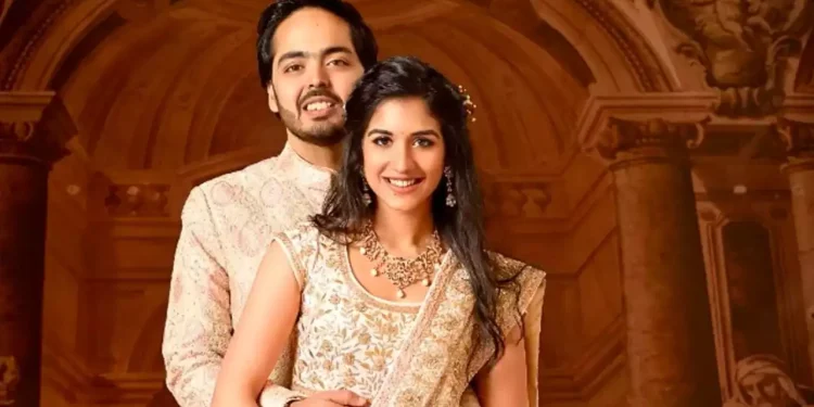 Shah Rukh Khan Flaunts Shirtless Look in Sleek Suit, Adorning a Stunning Diamond Chain at Anant Ambani-Radhika Merchant’s Pre-Wedding Celebration