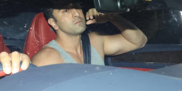 Ranbir Kapoor upset as paparazzi and fans dash in front of his car for photos; questions ‘Kya kar rahe ho?’
