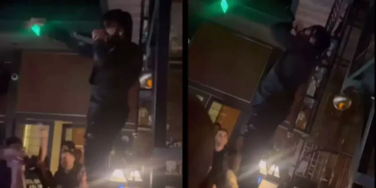 Ranveer Singh’s dynamic rendition of ‘Apna Time Aayega’ at a party gains massive attention