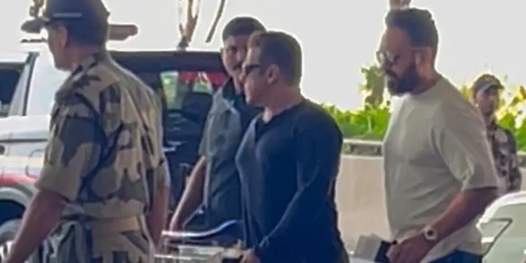 Salman Khan Flanked by Armed Security Upon Arrival from Dubai; Fearlessly Takes Front Seat in Car