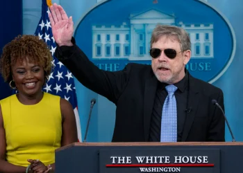 Mark Hamill Takes Center Stage at White House Press Briefing Following Meeting with President Biden, Unveils Biden’s Jedi Moniker