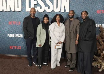 Denzel Washington and wife support son at premiere of ‘The Piano Lesson’
