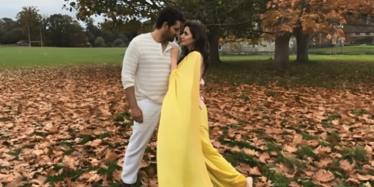 Mahira Khan Shares Glimpse from “Love Guru” Shoot