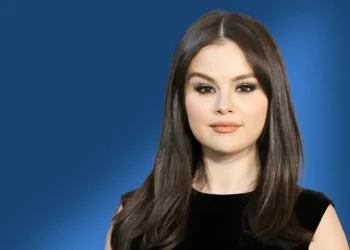 Selena Gomez opens up about ‘isolating’ Hollywood as she shares adorable moment with Ariana Grande