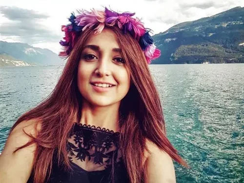 Monali Thakur shuts down her Varanasi show over poor management