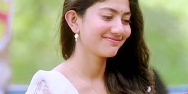 Saipallavi clarifies about the controversies